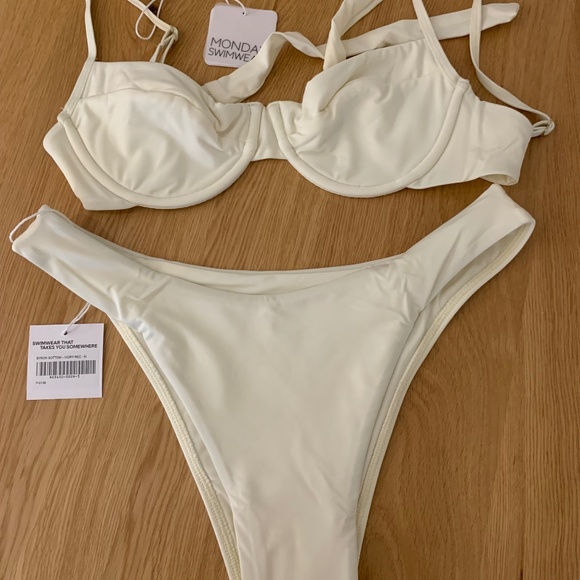 Monday Swimwear - Maui top (S) - Ivory - Picture 2 of 9